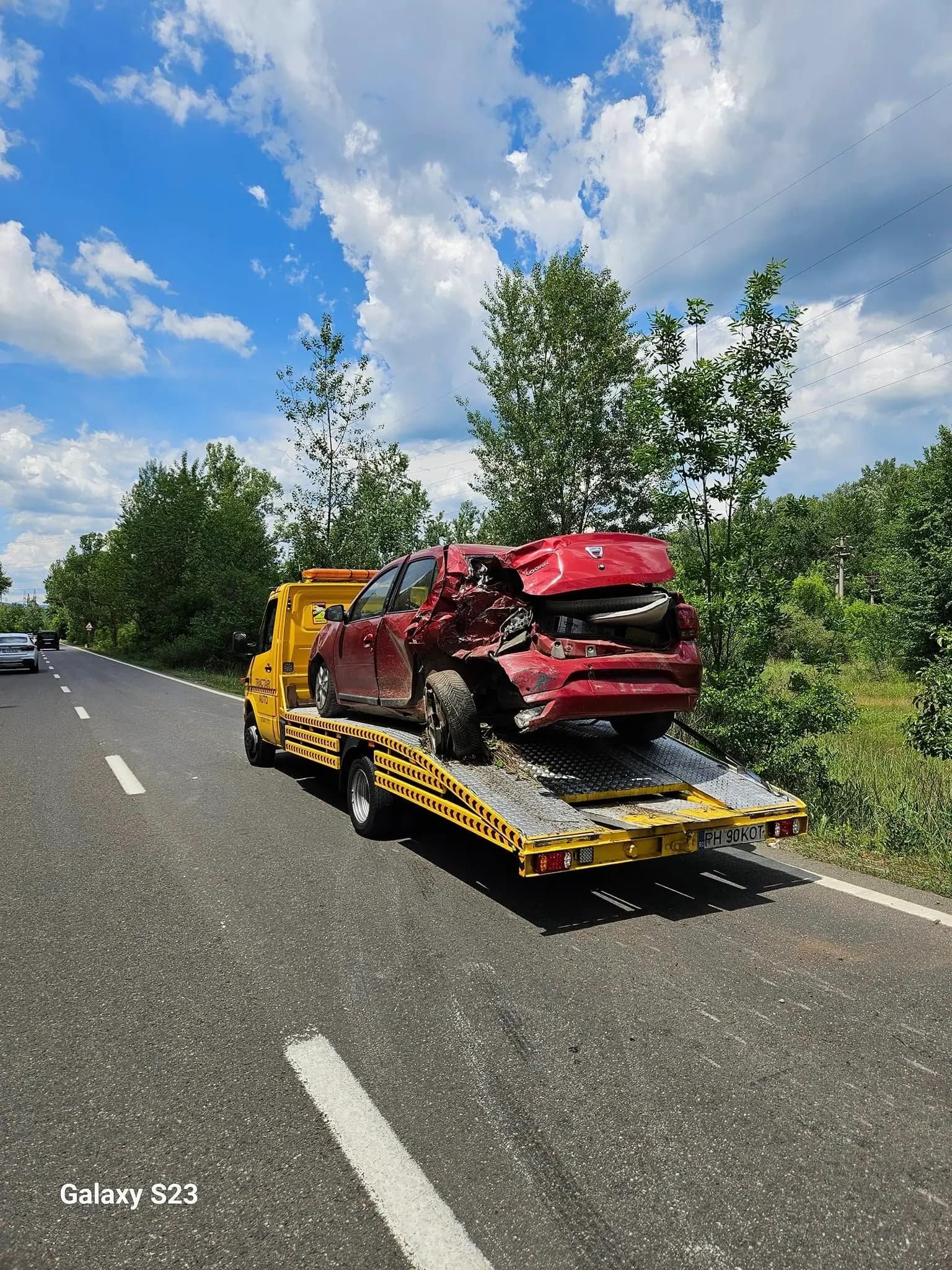 Poză cu mașina de tractare