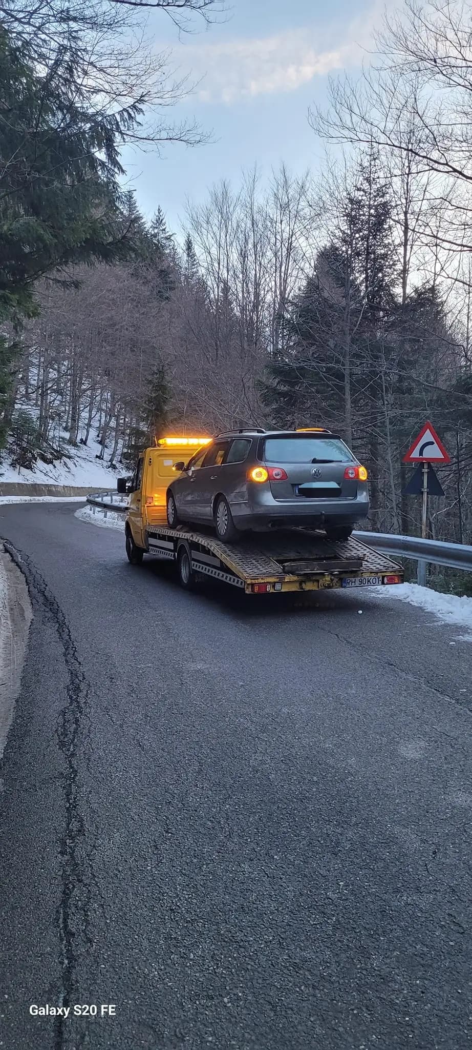 Poză cu mașina de tractare